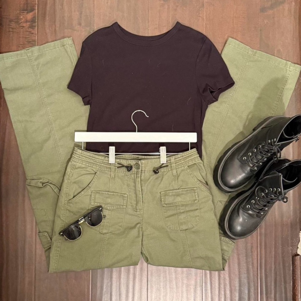 Women's Y2K Khaki Green Mid-Rise Cargo Pants with Adjustable Waistband- Size S